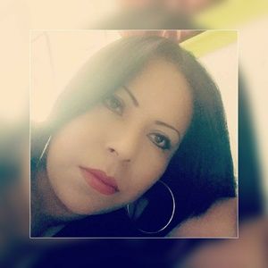 Meet your Posher, Alejandra